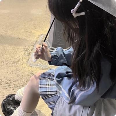 黛丝姑娘封面